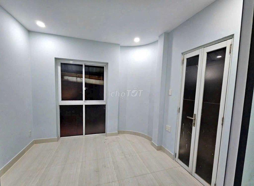 NHÀ ĐẸP Q3 – 2PN – FULL NỘI THẤT – GẦN CV LÊ VĂN TÁM – 10TR/THÁNG