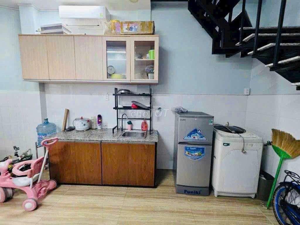 NHÀ ĐẸP Q3 – 2PN – FULL NỘI THẤT – GẦN CV LÊ VĂN TÁM – 10TR/THÁNG