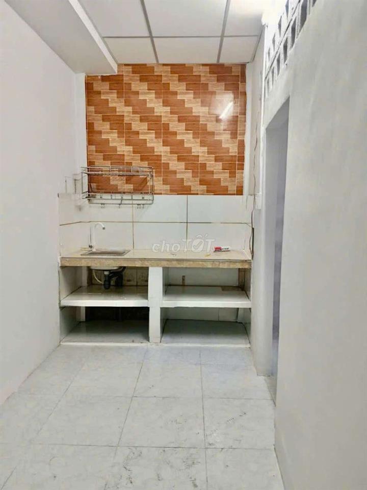 NHÀ MỚI SƠN 3PN GẦN CHỢ CÂY QUÉO – HẺM BA GÁC GẦN MẶT TIỀN – 10TR
