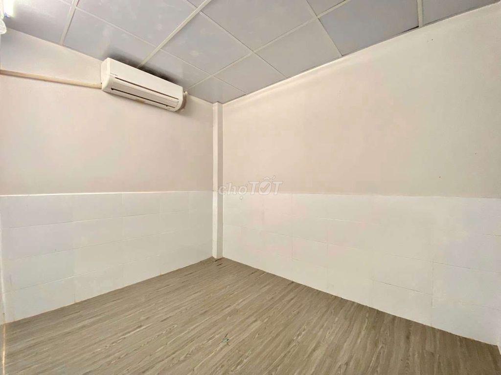 Nhà Rộng Ở Kinh Doanh