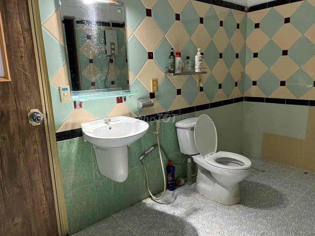 Mình cần cho thuê nhà nguyên căn ở 534/11 Điện Biên Phủ phường21 quận