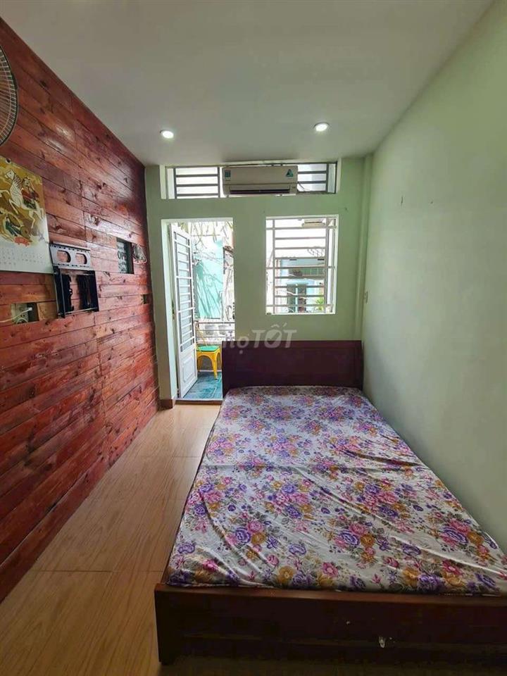 Nhà trống bờ kè, gần quận 1, quận 2, quận 3...