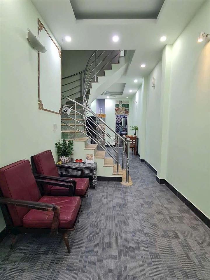 Nhà trống bờ kè, gần quận 1, quận 2, quận 3...