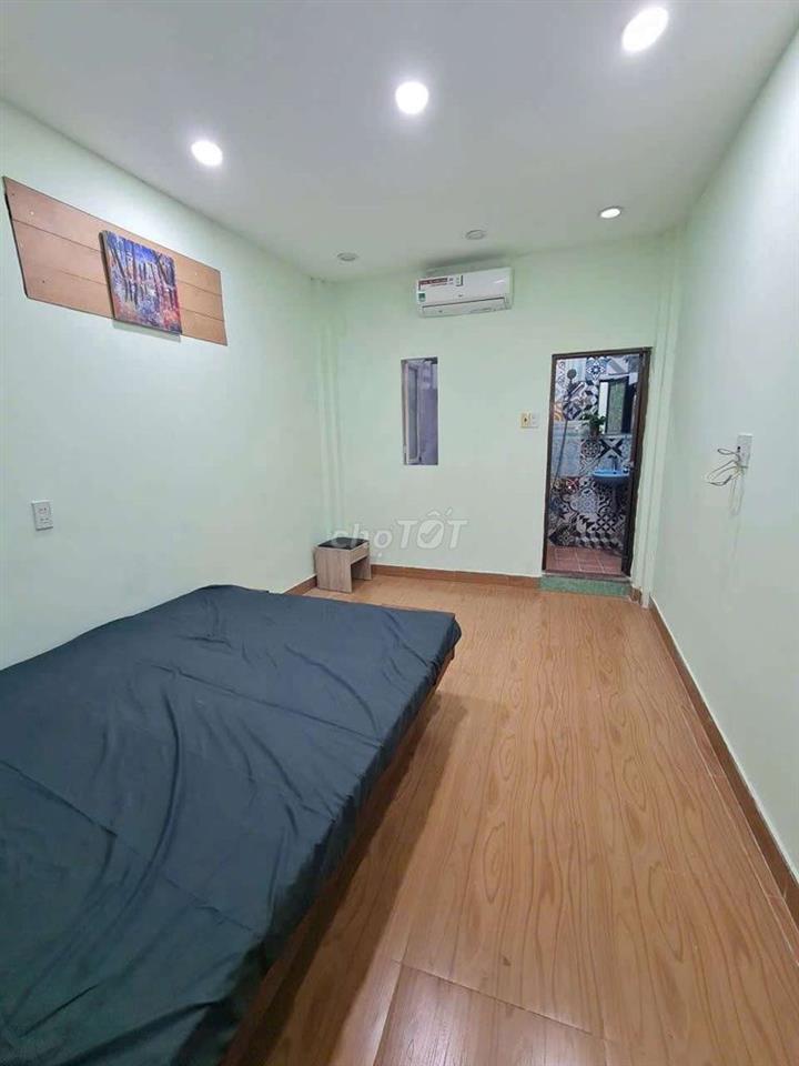 Nhà trống bờ kè, gần quận 1, quận 2, quận 3...