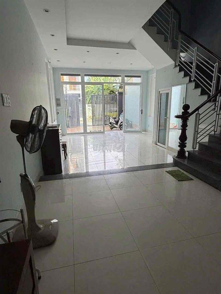 Cho Thuê Nhà 4 TẦNG Mặt Tiền đường Số - Phước long B quận 9