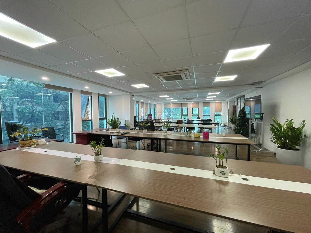 Cho thuê văn phòng đường Hai Bà Trưng, Quận 1 / Diện tích 150m2