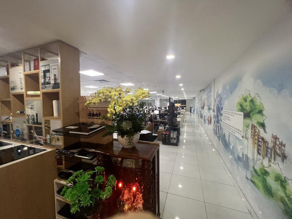 CHO THUÊ NHÀ GÓC 2MT KHU ẨM THỰC PHAN XÍCH LONG, DT 8x18m, HẦM 4 TẦNG