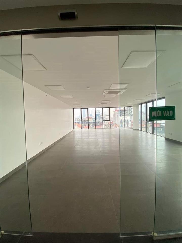 NHÀ CHO THUÊ ĐƯỜNG 3 THÁNG 2, DIỆN TÍCH 6X20M, HẦM 5 LẦU CẦN CHO THUÊ