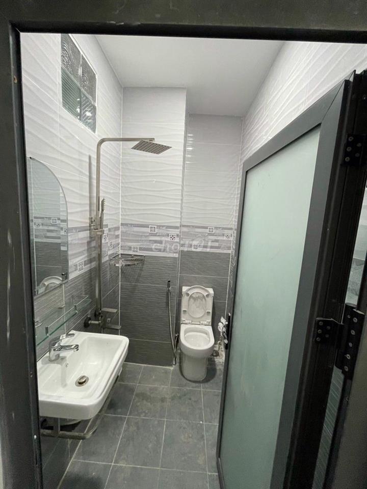 CHO THUÊ NHÀ MTKD ĐƯỜNG HOÀNG HOA THÁM, DT 8X20M, TRỆT 4 LẦU