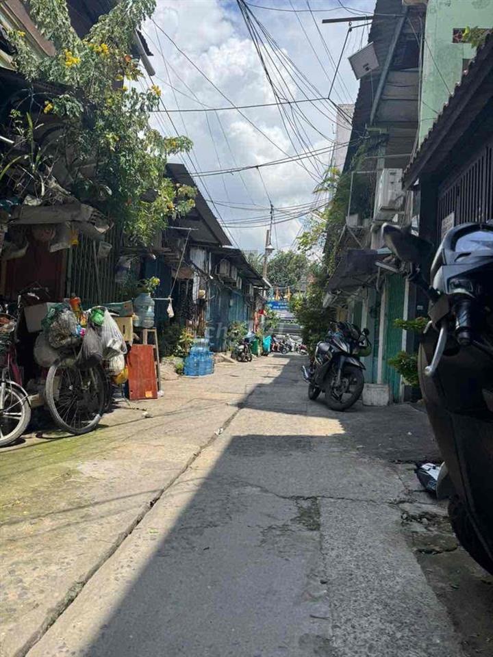 BÁN NHÀ ĐINH BỘ LỈNH GẦN 4 TR ĐH LỚN  BT