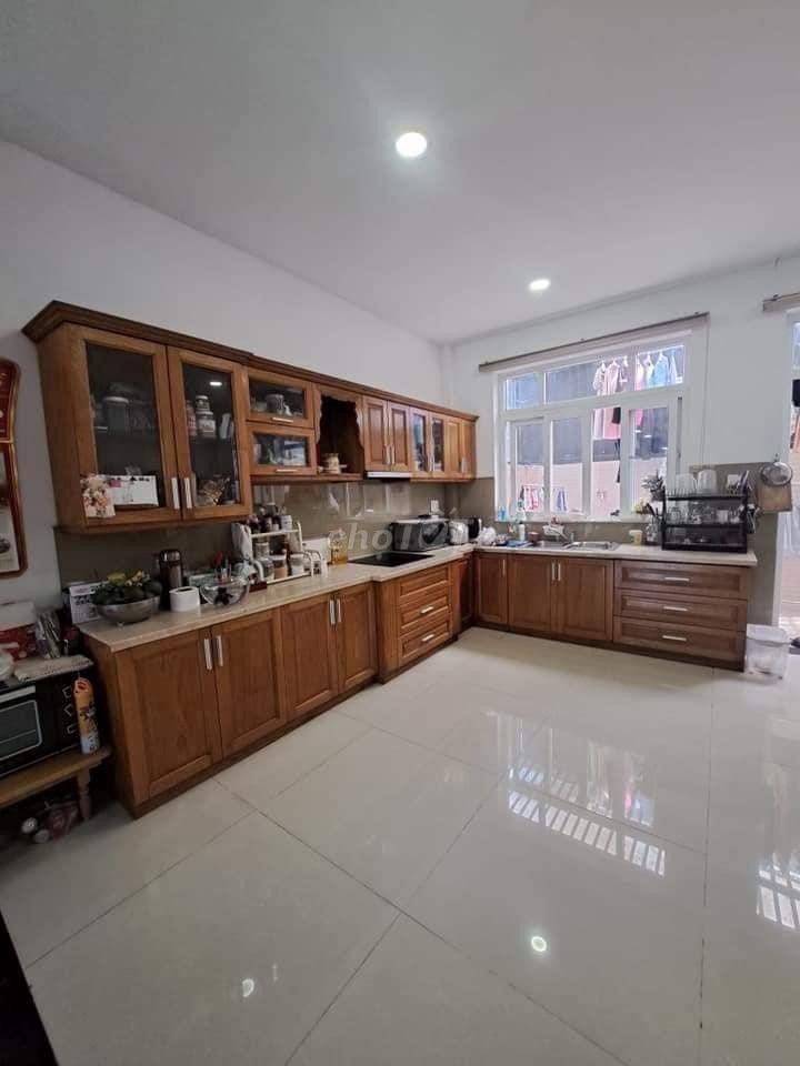 Cho thuê Biệt thự góc 2MT 68A Đặng Thuỳ Trâm, P13, Quận Bình Thạnh.