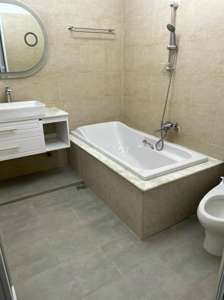 Cho thuê Biệt thự góc 2MT 68A Đặng Thuỳ Trâm, P13, Quận Bình Thạnh.