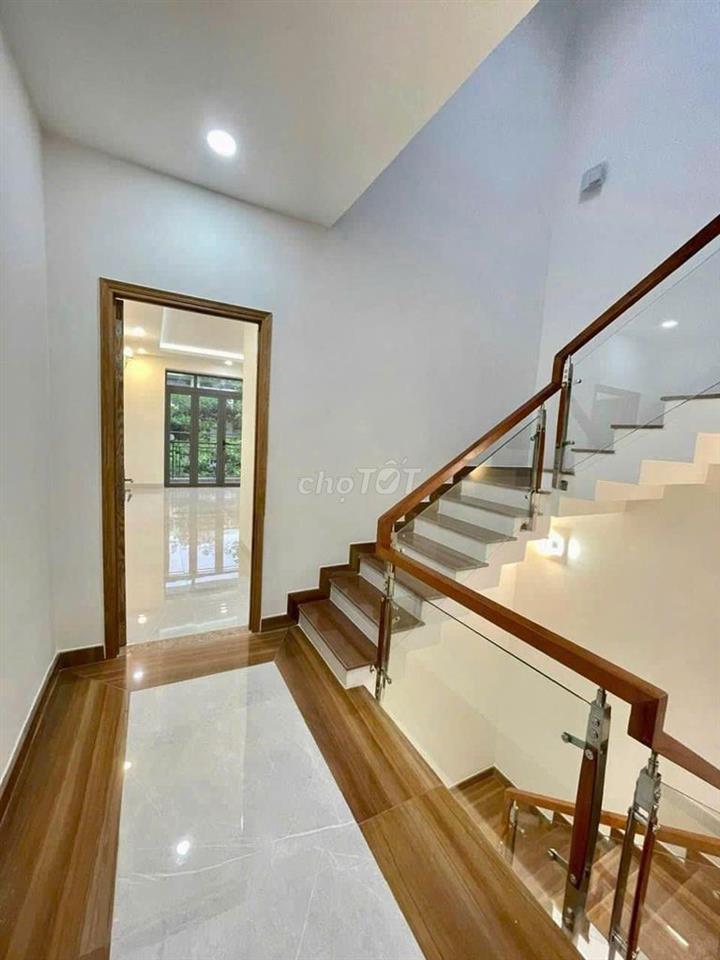 Cần cho thuê góc 2 MT 281A Huỳnh Văn Bánh, Phường 11, Q.Phú Nhuận