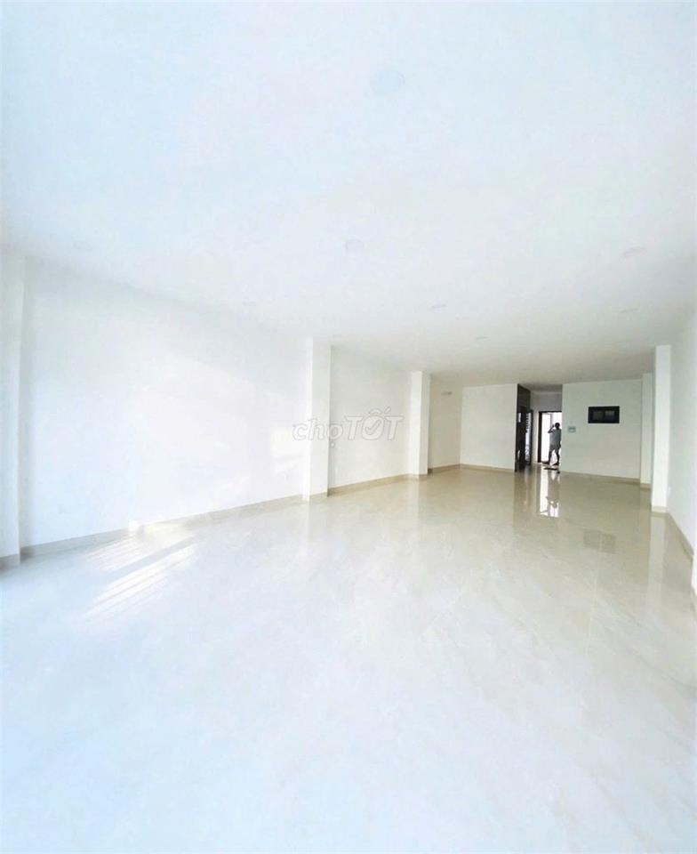 Cho thuê gấp nhà MT 18A Đồng Đen thông Ni Sư Huỳnh Liên P10 Q.Tân Bình