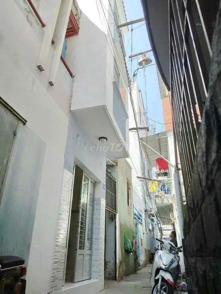 Nhà 3 PN 8.5 triêu Ung Van Khiem
