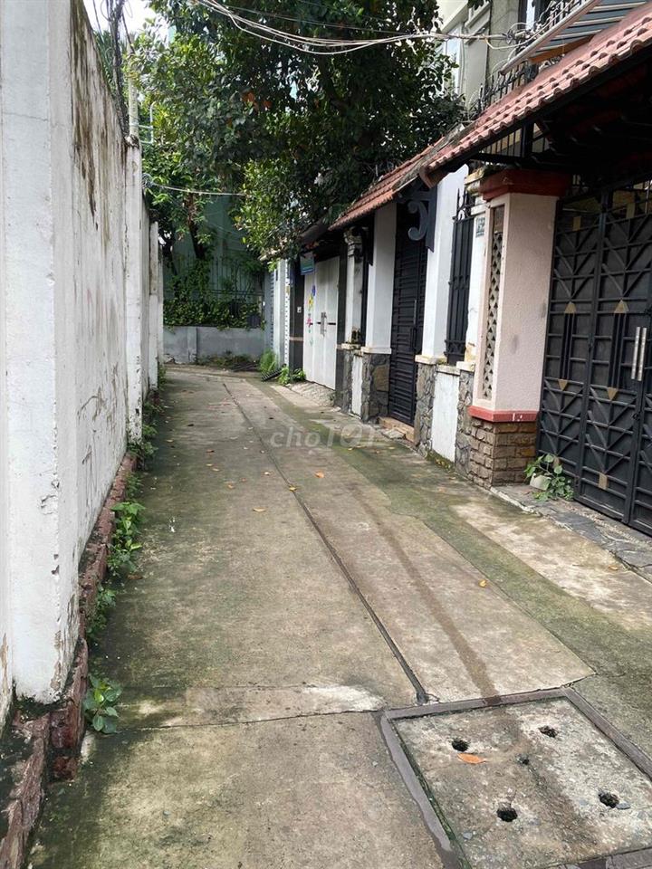 Nguyên căn nhà trệt mới 3x8m, giá: 5tr