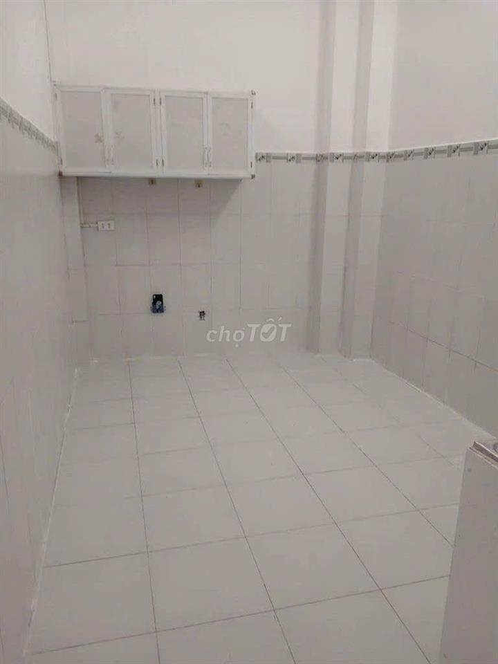 Nhà Trệt 3 Lầu, 5PN 5WC – Giá Cực Tốt Tại Quận 10