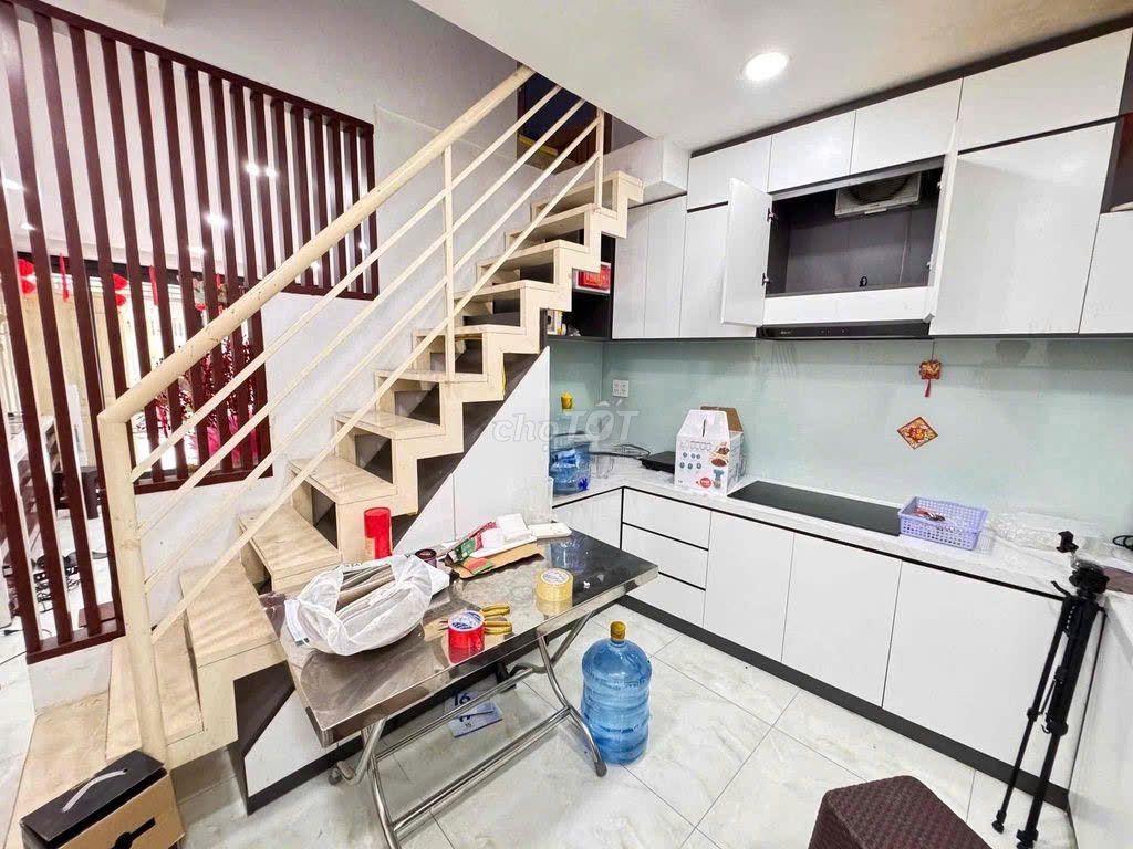 NHÀ NGUYỄN ĐÌNH CHIỂU, P.4,Q.3 – 4x11M, 2PN 2WC, TRỆT LẦU – 15 TRIỆU/T
