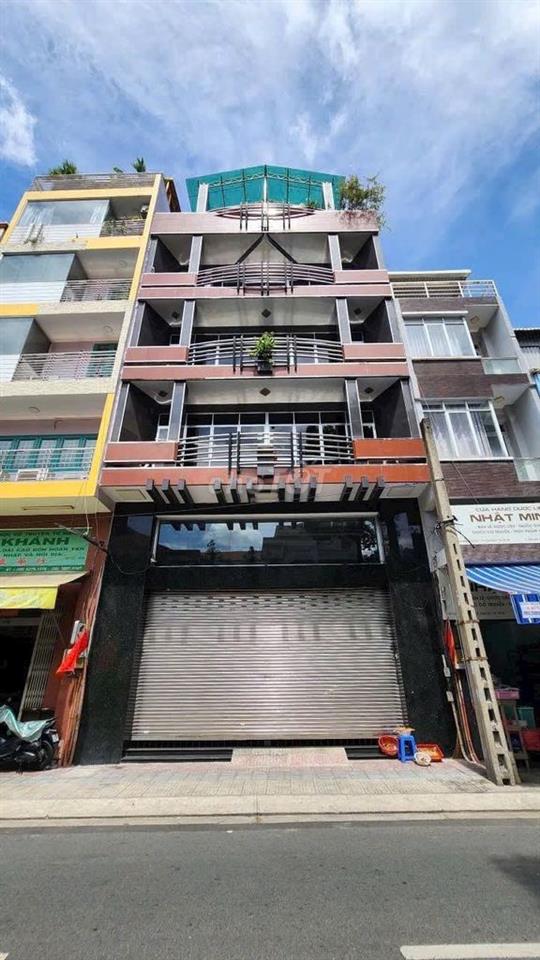 NHÀ Q.5 NGANG 9M – 180M², 10PN 11WC, THANG MÁY