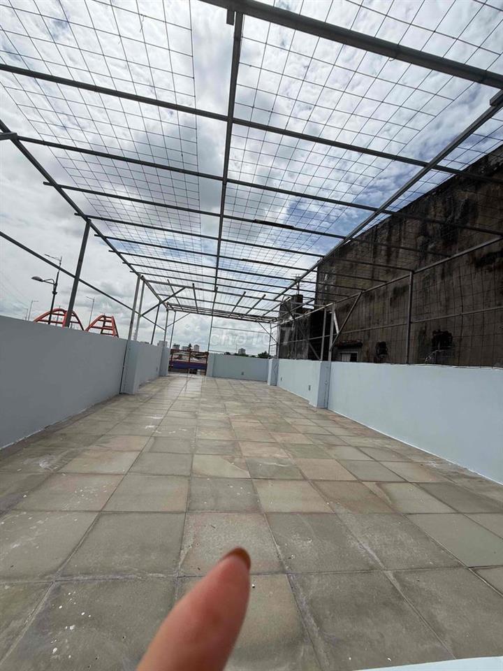 Nhà góc 2 mặt tiền đường nơ trang long 80m 2 tầng