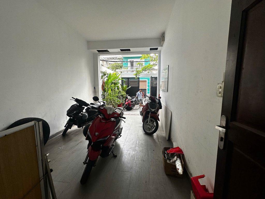 Cho thuê Biệt thự HXH Nguyễn Kiệm, Phú Nhuận 8x17m, 1 trệt 2 lầu
