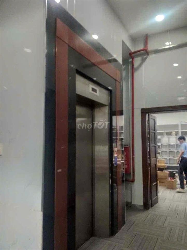 Cho thuê tòa nhà MT Chu Văn An Bình Thạnh, 8x20m, hầm trệt 5 lầu