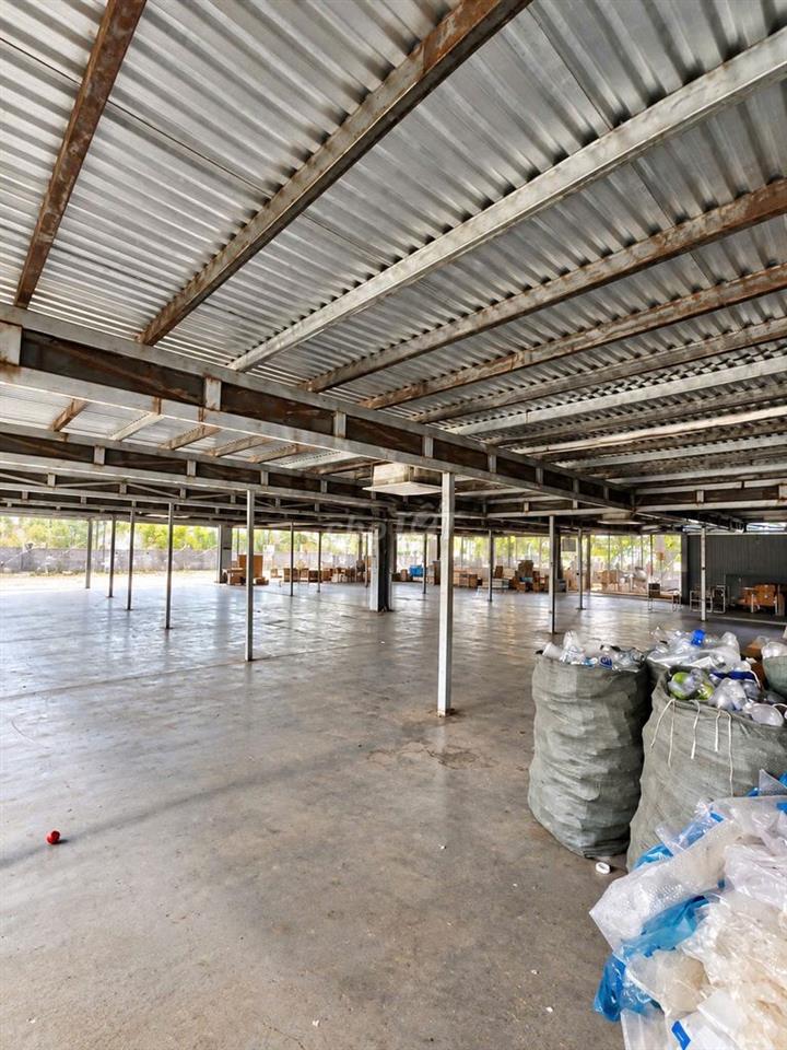 Cho thuê mặt bằng Lê quang định P1 Gò Vấp_DT:8m x35m(trệt 2 Lầu)