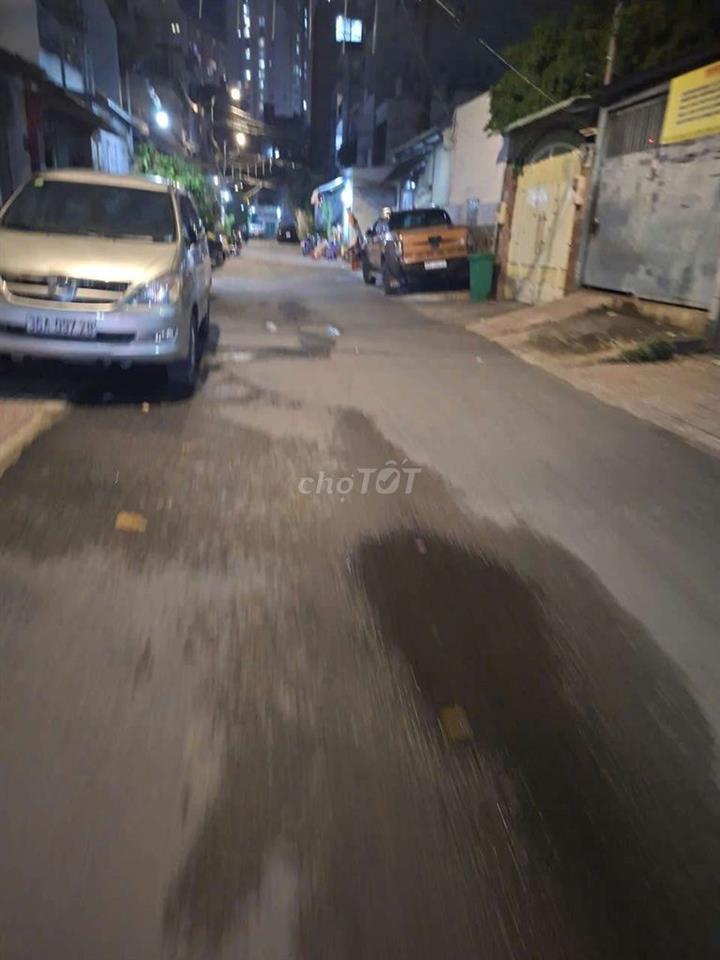 🔥🔥🔥 Nhà 2 tầng Đinh Bộ Lĩnh, gần Bến Xe Miền Đông