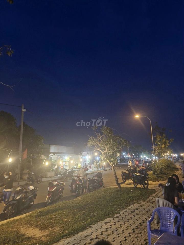Bán đất góc 2 mặt tiền bờ kè Bình Mỹ đường Trần Quang Đạo ,dt 274m