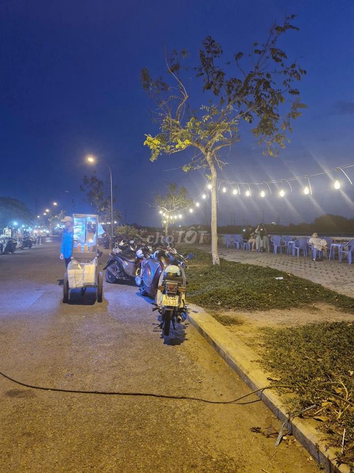 Bán đất góc 2 mặt tiền bờ kè Bình Mỹ đường Trần Quang Đạo ,dt 274m