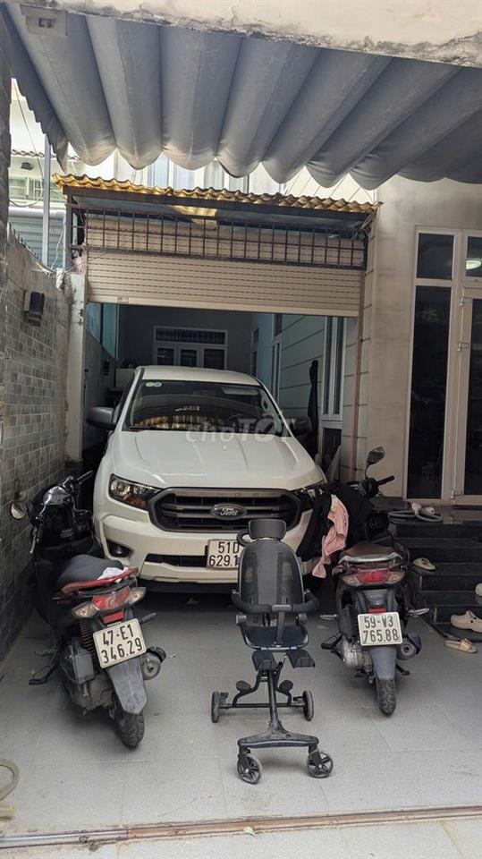 Bán biệt thự Dương Quảng Hàm, P5, sát bên bờ Kênh Tham Lương, dt 7x20m