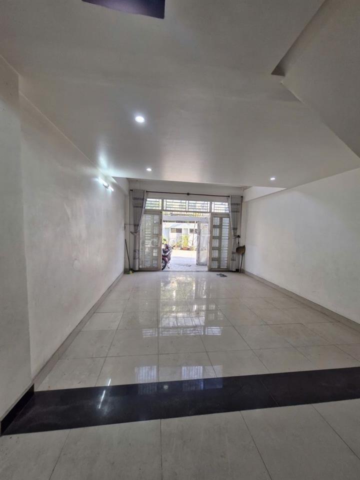 Nhà hẻm xe hơi thông ĐƯỜNG SỐ 28 - P.6 , dt 4.6m x 17,5m, lửng + 3 tấm