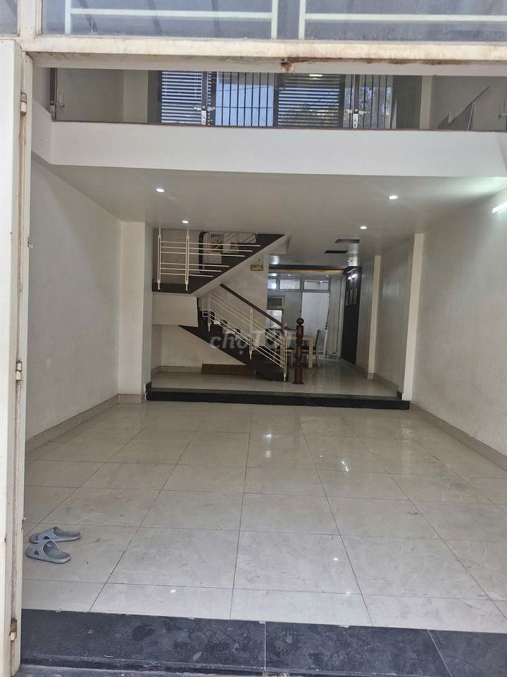 Nhà hẻm xe hơi thông ĐƯỜNG SỐ 28 - P.6 , dt 4.6m x 17,5m, lửng + 3 tấm