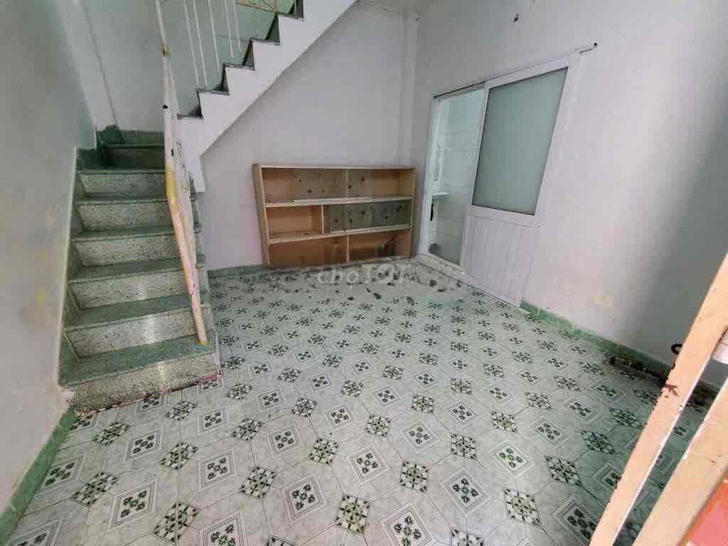 hẻm HVB 2 PN giá 8 trieu nhà 2 lầu