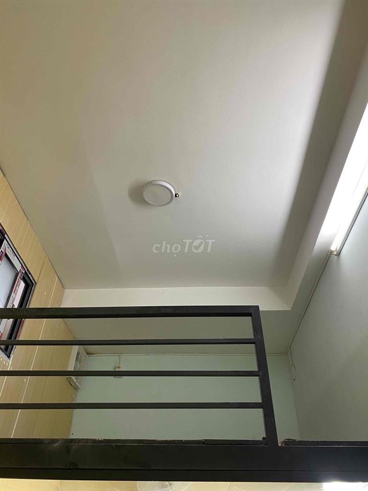 Phòng tầng trệt có lững MT đuong Trần Kê Xuong  mới 100