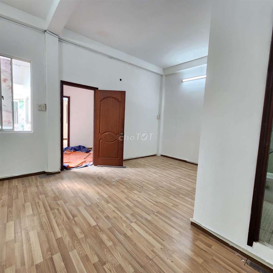 Cho thuê nhà mới 100% Âu Cơ, 6m x 15m, 3 tầng, chỉ 11tr/tháng