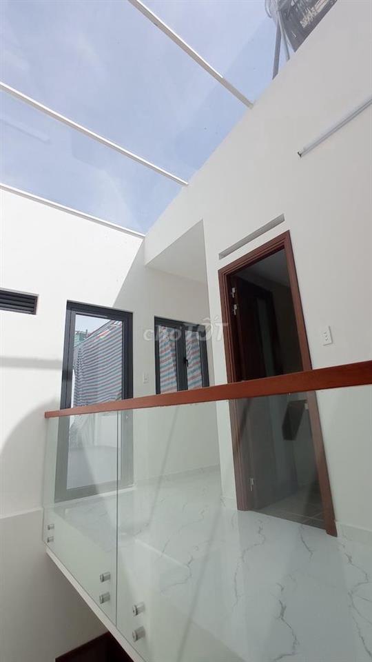 Cho thuê nhà mới Phạm Văn Chí, 4 tầng 3pn5wc, chỉ 13.5tr