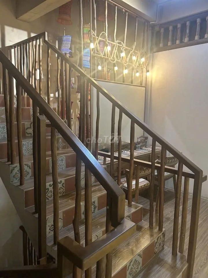 Cho thuê nhà mặt tiền CMT8, 3 tầng 4pn3wc, DTSD: 120m2, KD đa ngành