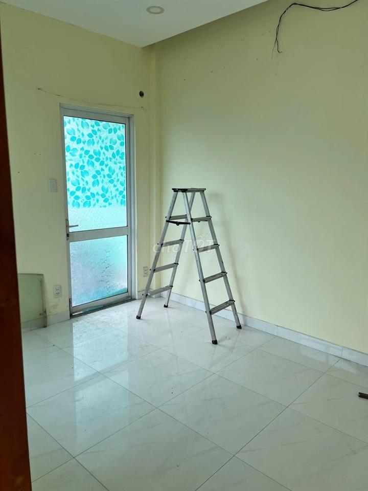 Cho thuê nhà Trần Văn Quang, 3 tầng, hẻm xe hơi, chỉ 10tr