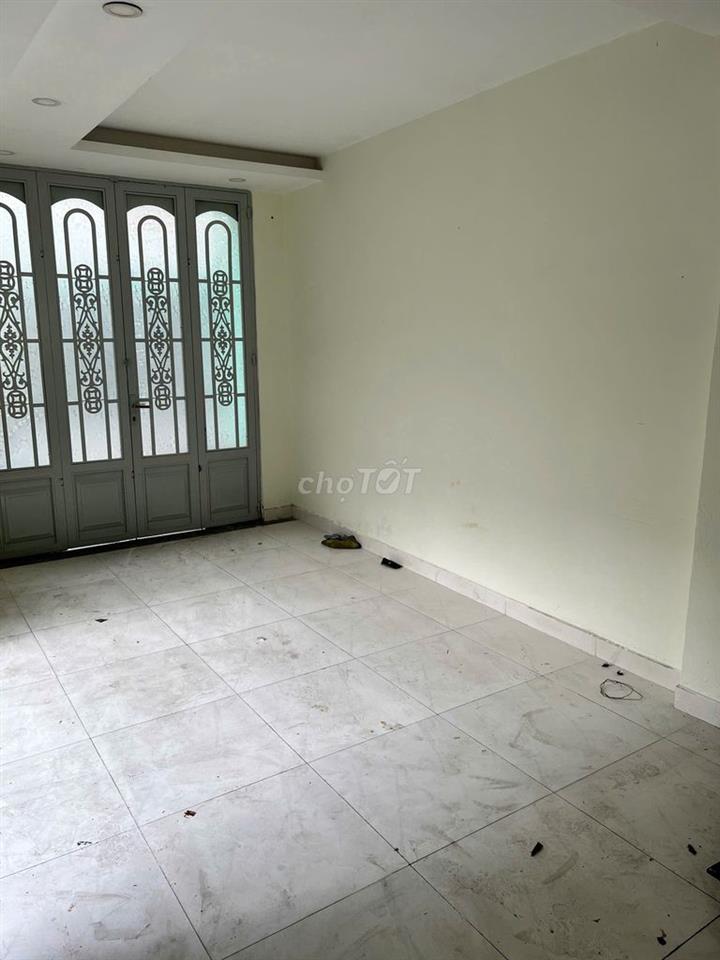 Cho thuê nhà Trần Văn Quang, 3 tầng, hẻm xe hơi, chỉ 10tr