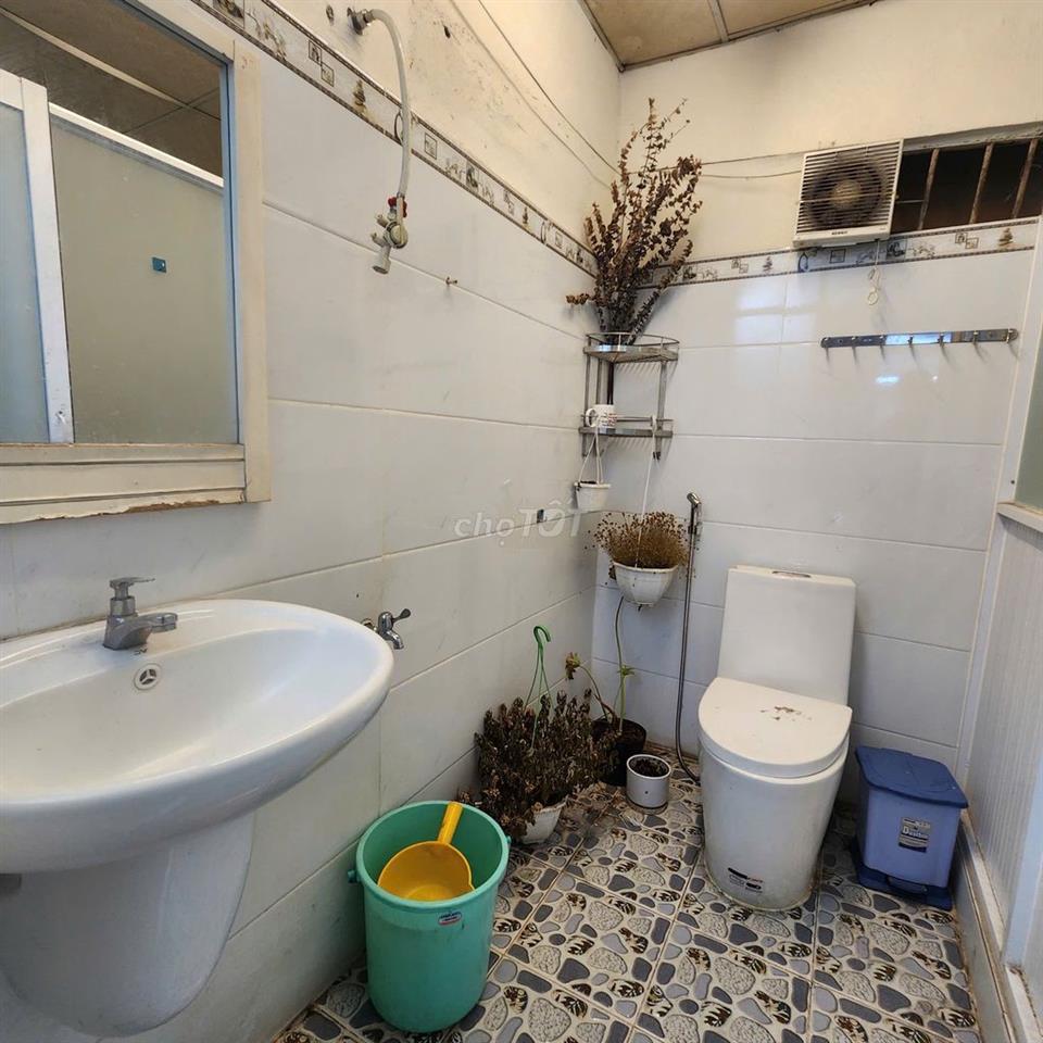 Cho thuê nhà mặt tiền CMT8 - 4 tầng 4pn3wc - KD đa ngành