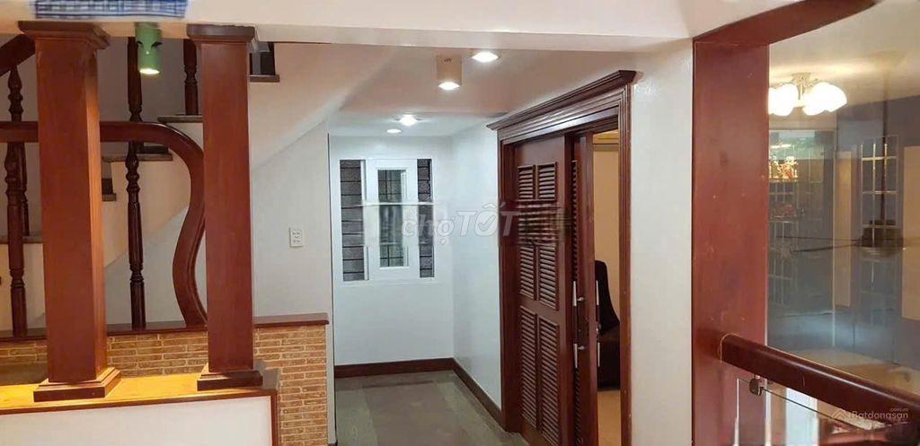 Cho thuê biệt thự Lạc Long Quân - 5 tầng - 9m x 13m (DTSD: 585m2) 