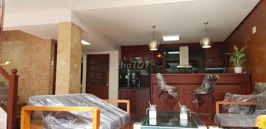Cho thuê biệt thự Lạc Long Quân - 5 tầng - 9m x 13m (DTSD: 585m2) 