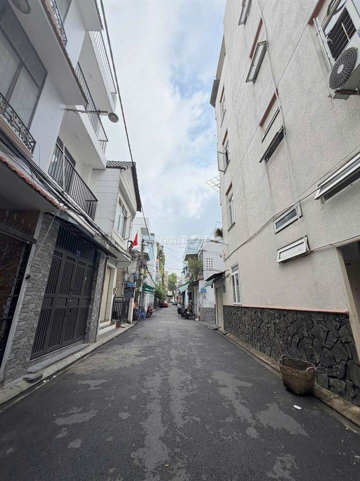 Bán nhà mới đẹp Thoại Ngọc Hầu, 30m2, hẻm xe hơi, full nội thất