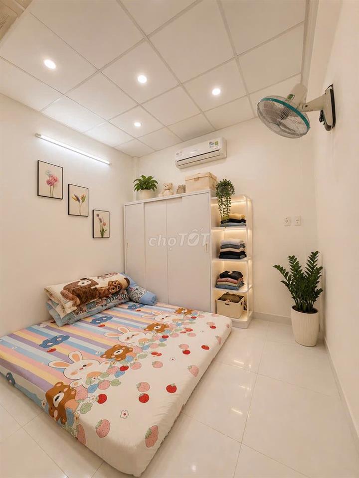 Bán nhà mới đẹp Thoại Ngọc Hầu, 30m2, hẻm xe hơi, full nội thất