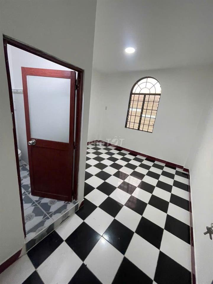 Cho thuê nhà mặt tiền Hoàng Xuân Nhị, 4 tầng 6pn6wc, Kd đa ngành