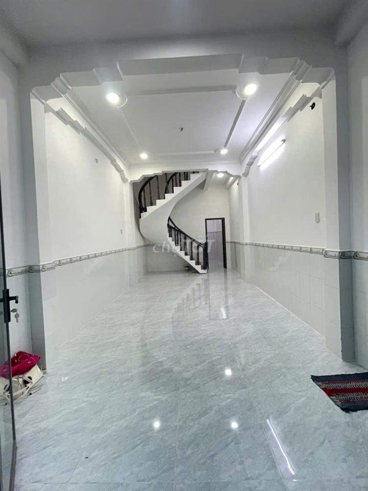 Cho thuê nhà mặt tiền Hoàng Xuân Nhị, 4 tầng 6pn6wc, Kd đa ngành