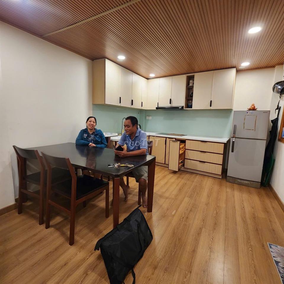Cho thuê nhà Nguyễn Thế Truyện, Full nội thất, 2 tầng 2pn2wc
