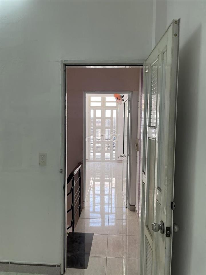 Bán gấp nhà Nguyễn Văn Săng, 2 tầng, 4 x 14m vuông vức, chỉ 5.65 tỷ