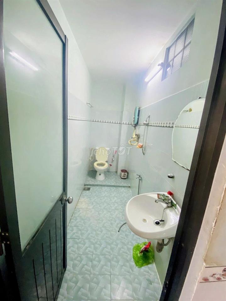 Cho thuê An Dương Vương, 2 tầng, 5 x 16m, chỉ 5.8tr/tháng